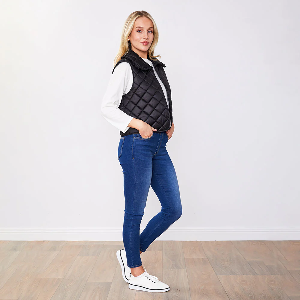 Adele Gilet (Black Quilted) - Image 11