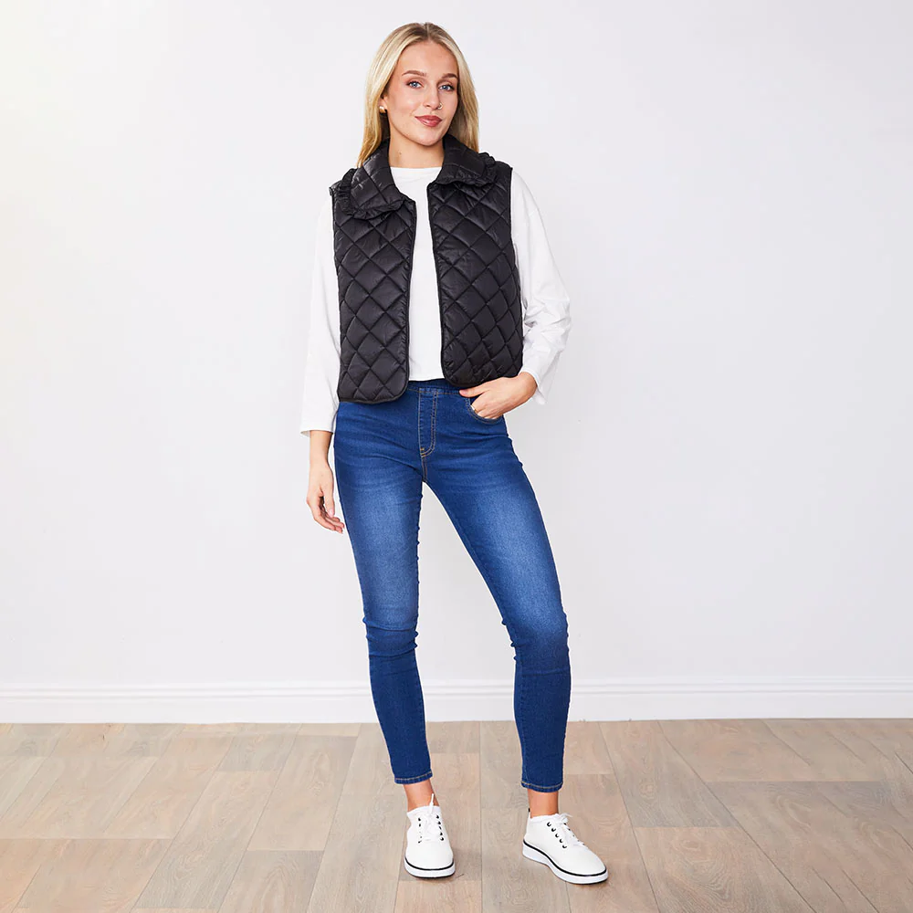 Adele Gilet (Black Quilted) - Image 2