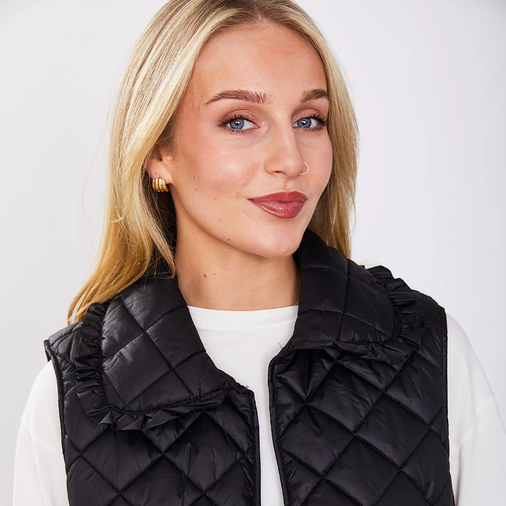 Adele Gilet (Black Quilted) - Image 9