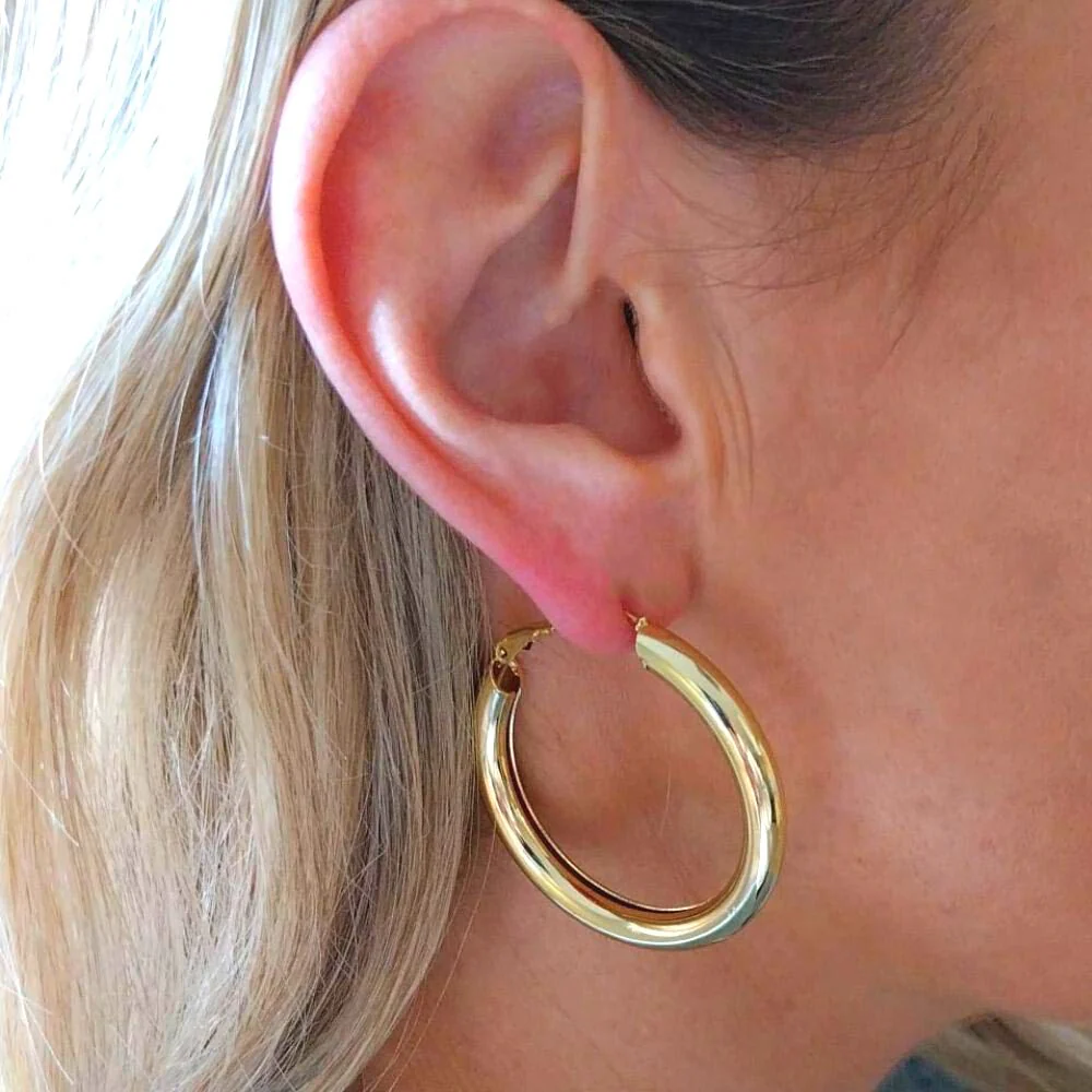 Classic Hoop Earring (Gold)