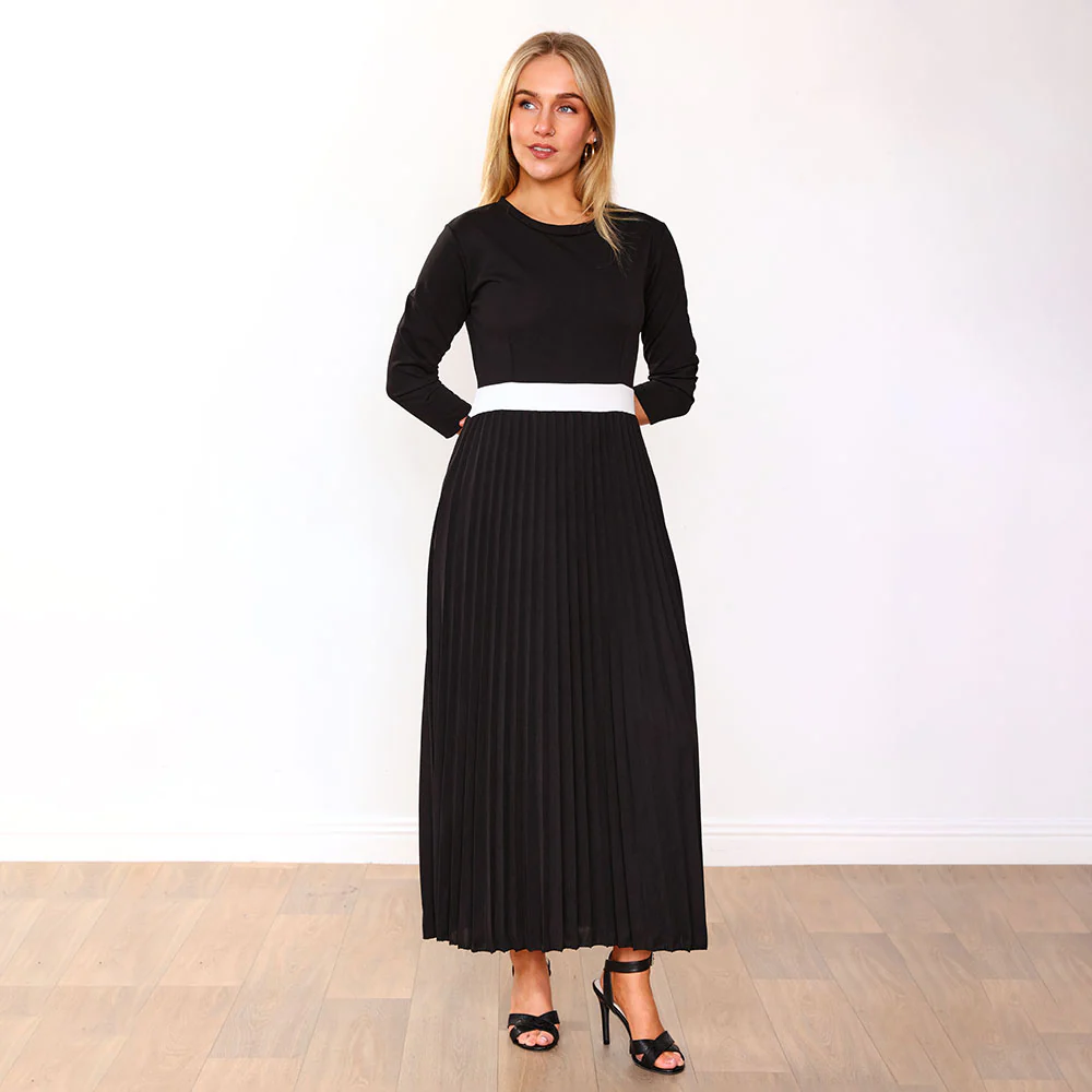 Doyle Dress (Black/Cream belt) - Image 9
