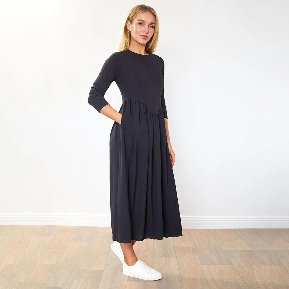 Iris Dress (Black) - Image 6