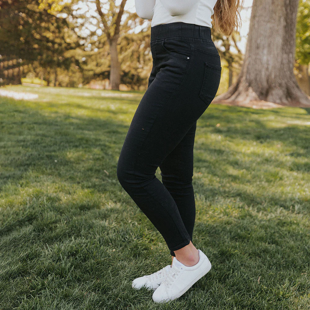 Lily Jeans (Black) - Image 3