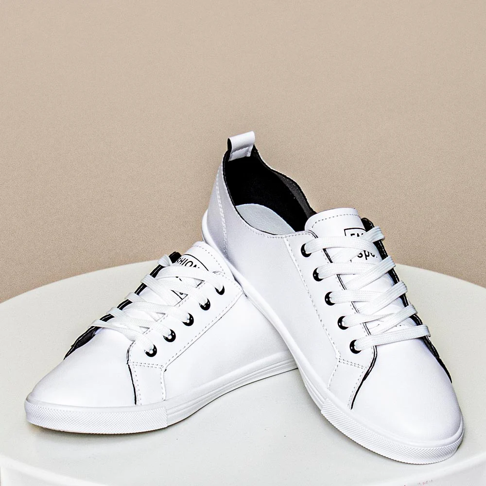 Sally Minimal Trainer (Black) - Image 2