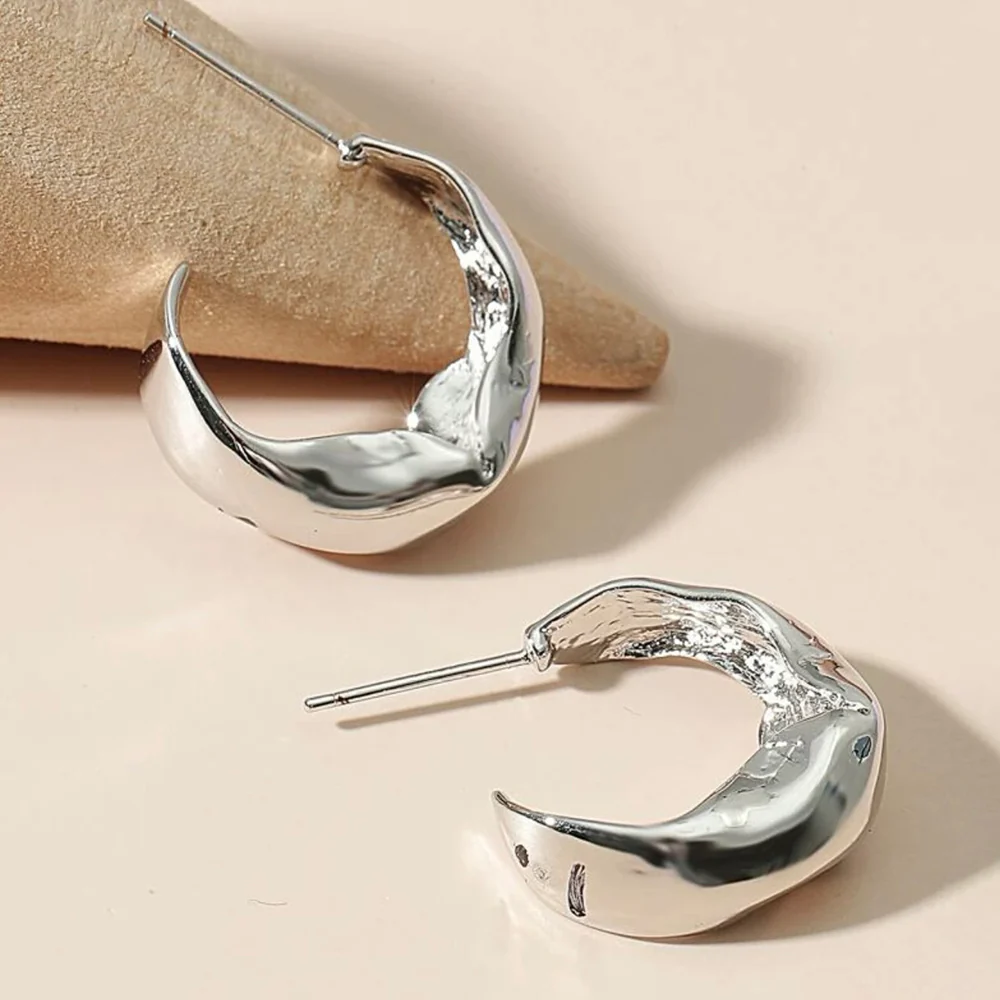 Simple Hoop Earrings (Silver) - Image 2